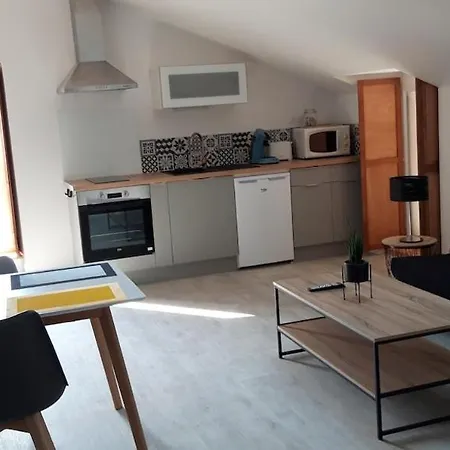 De Charme Entierement Renove *