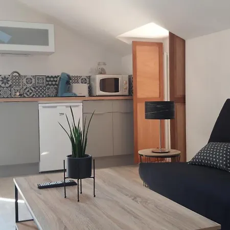 De Charme Entierement Renove *