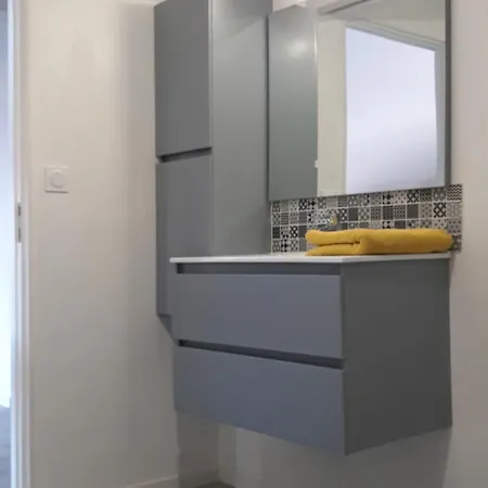 De Charme Entierement Renove Linars