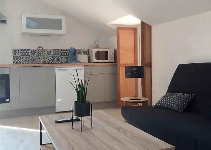 De Charme Entierement Renove *